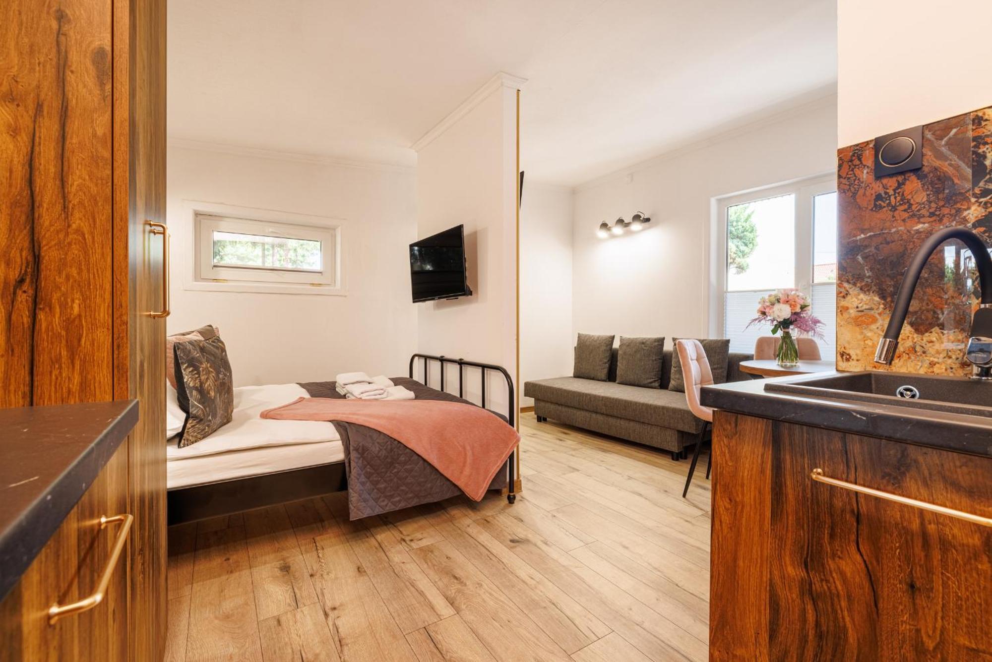 Dom Goscinny Marta - Pokoje, Apartamenty, Domki Крыница-Морска Номер фото