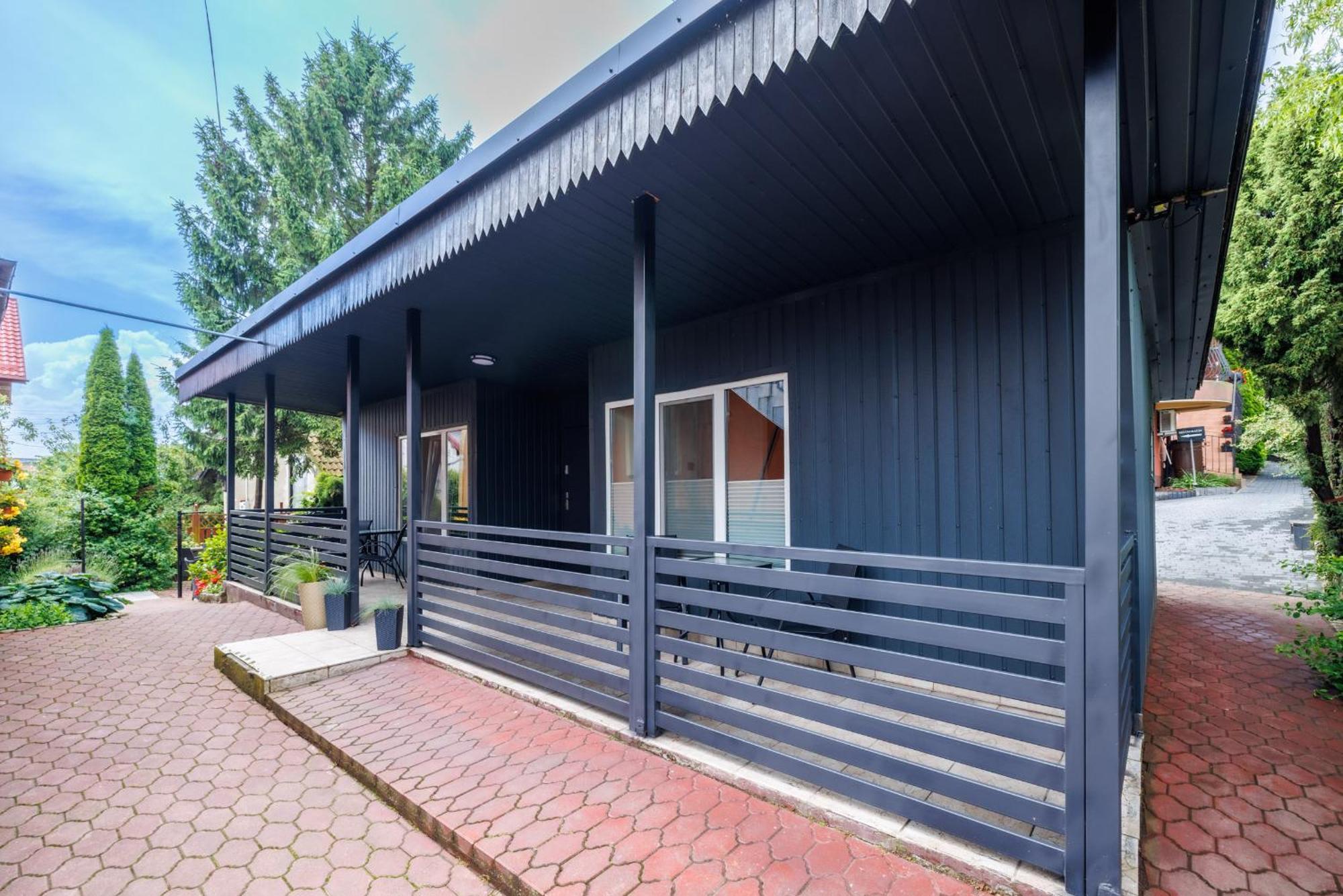 Dom Goscinny Marta - Pokoje, Apartamenty, Domki Крыница-Морска Экстерьер фото